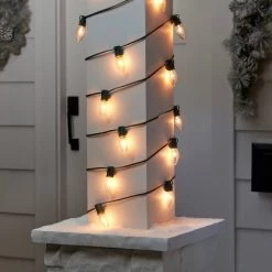 20ct Incandescent C9 Christmas String Lights Clear with Green Wire - Wondershop™